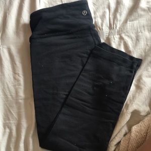 black cropped lulu lemon leggings